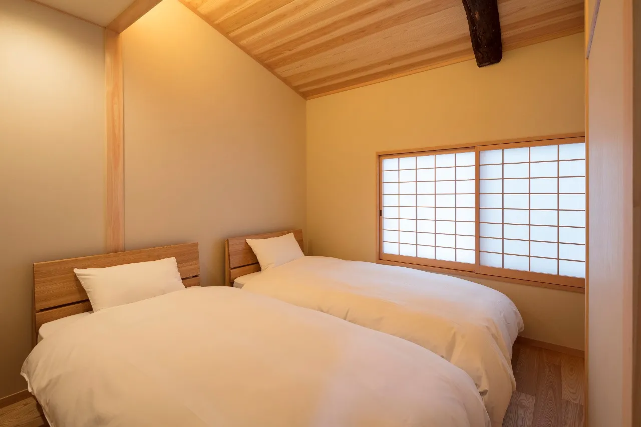 ’Shimabara Kaiden’ — interior view 1