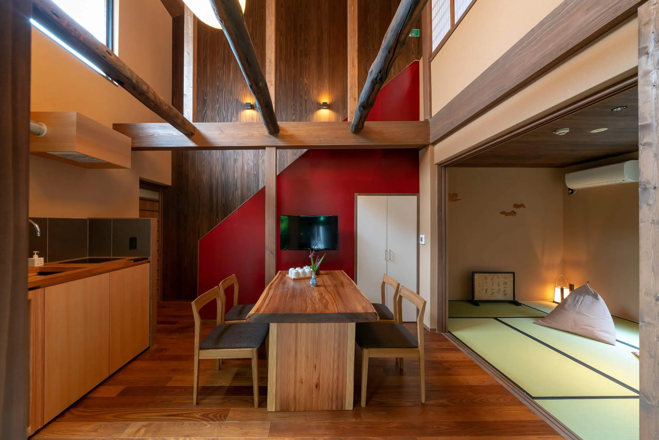 ’Hinaya Gojo Ni’ — Kyoto townhouse holiday home