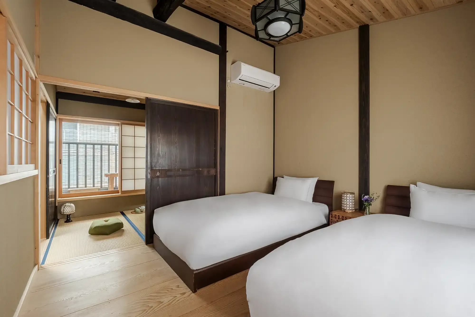 ’Nadeshiko Shirakawa’ — interior view 1