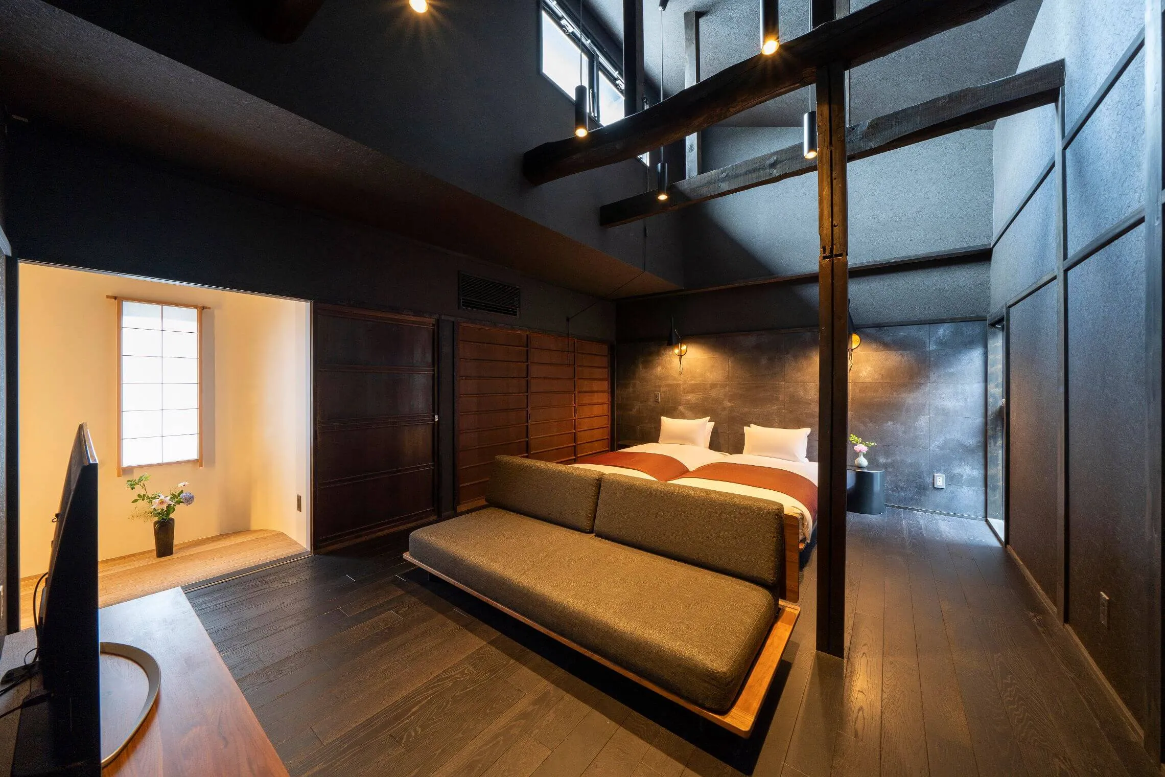 ’Sumihotaru Oboro’ — Kyoto townhouse holiday home
