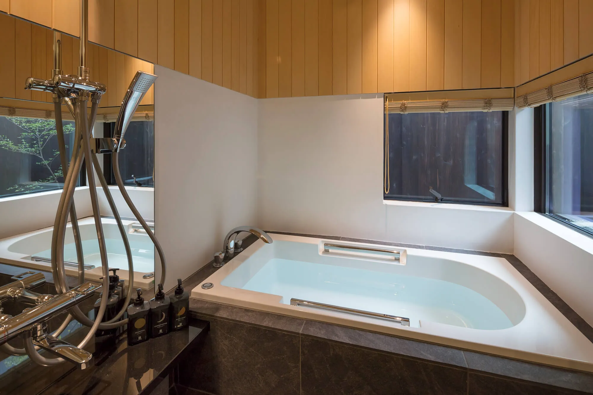 LBJ株式会社 Kyoto Townhouse Holiday Homes — interior view 9